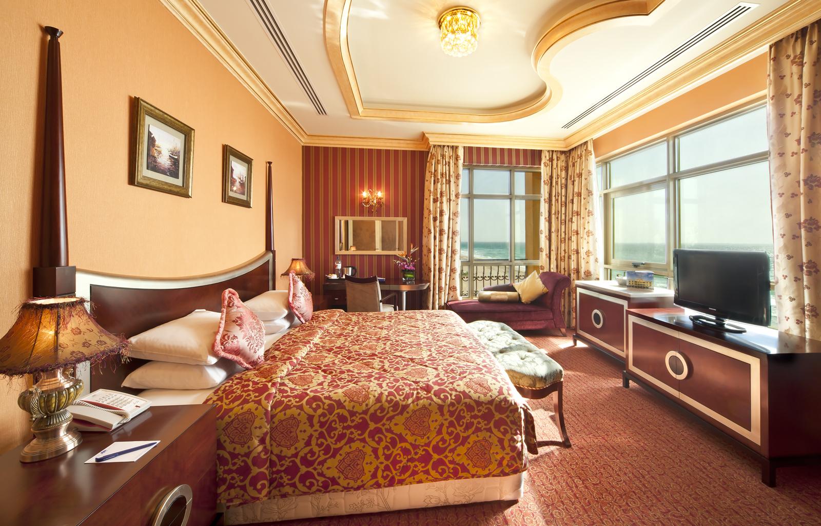 Sahara Beach Resort & Spa Sharjah Exterior foto A room at the hotel