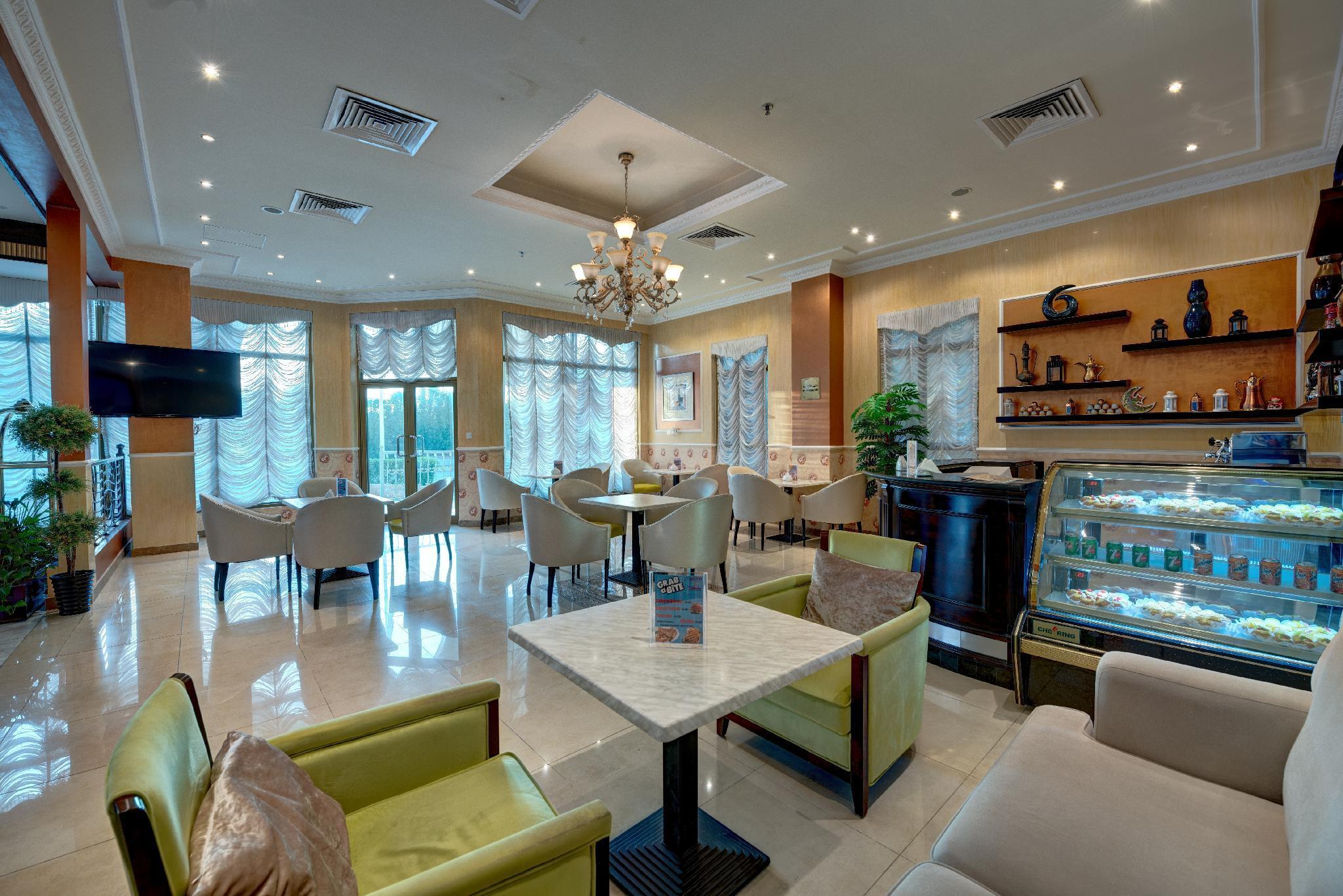 Sahara Beach Resort & Spa Sharjah Exterior foto The lobby lounge at the hotel