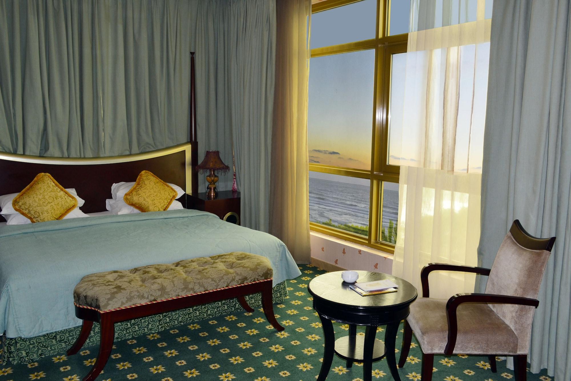 Sahara Beach Resort & Spa Sharjah Exterior foto A bedroom in the hotel