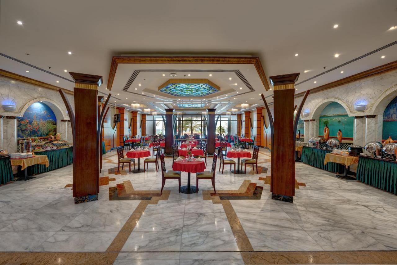 Sahara Beach Resort & Spa Sharjah Exterior foto The buffet at the hotel