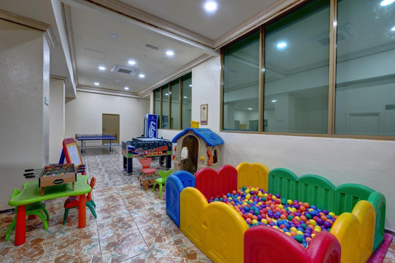 Sahara Beach Resort & Spa Sharjah Exterior foto The Children's Hospital at the King Hussein Cancer Center